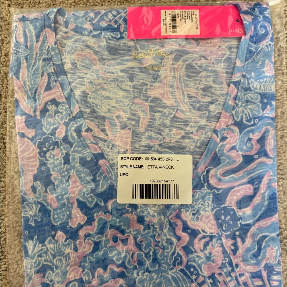 Etta V neck tshirt NWT in bag - sea what I sea print